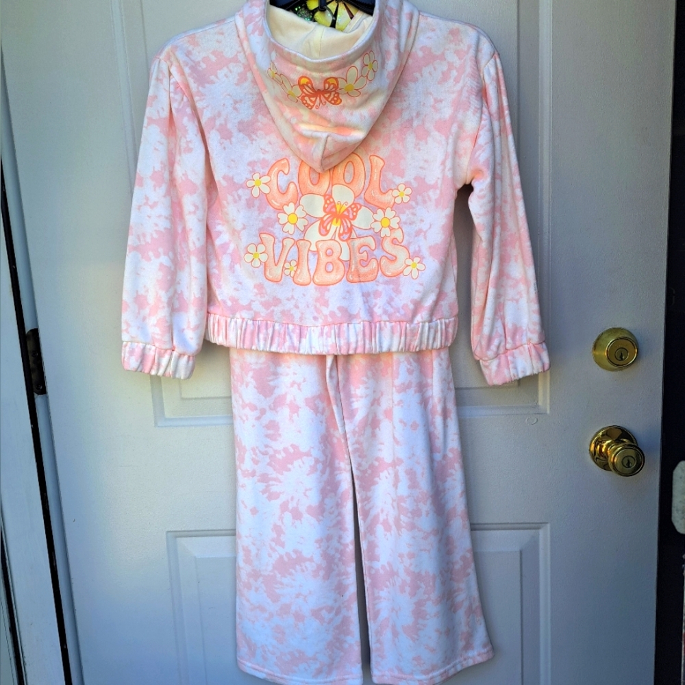 CUTE girls jogger set🌼🌸